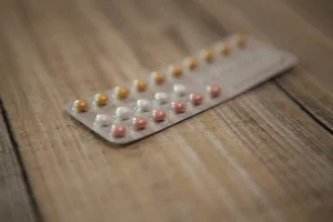 Tabletki antykoncepcyjne bez recepty – czy to możliwe?